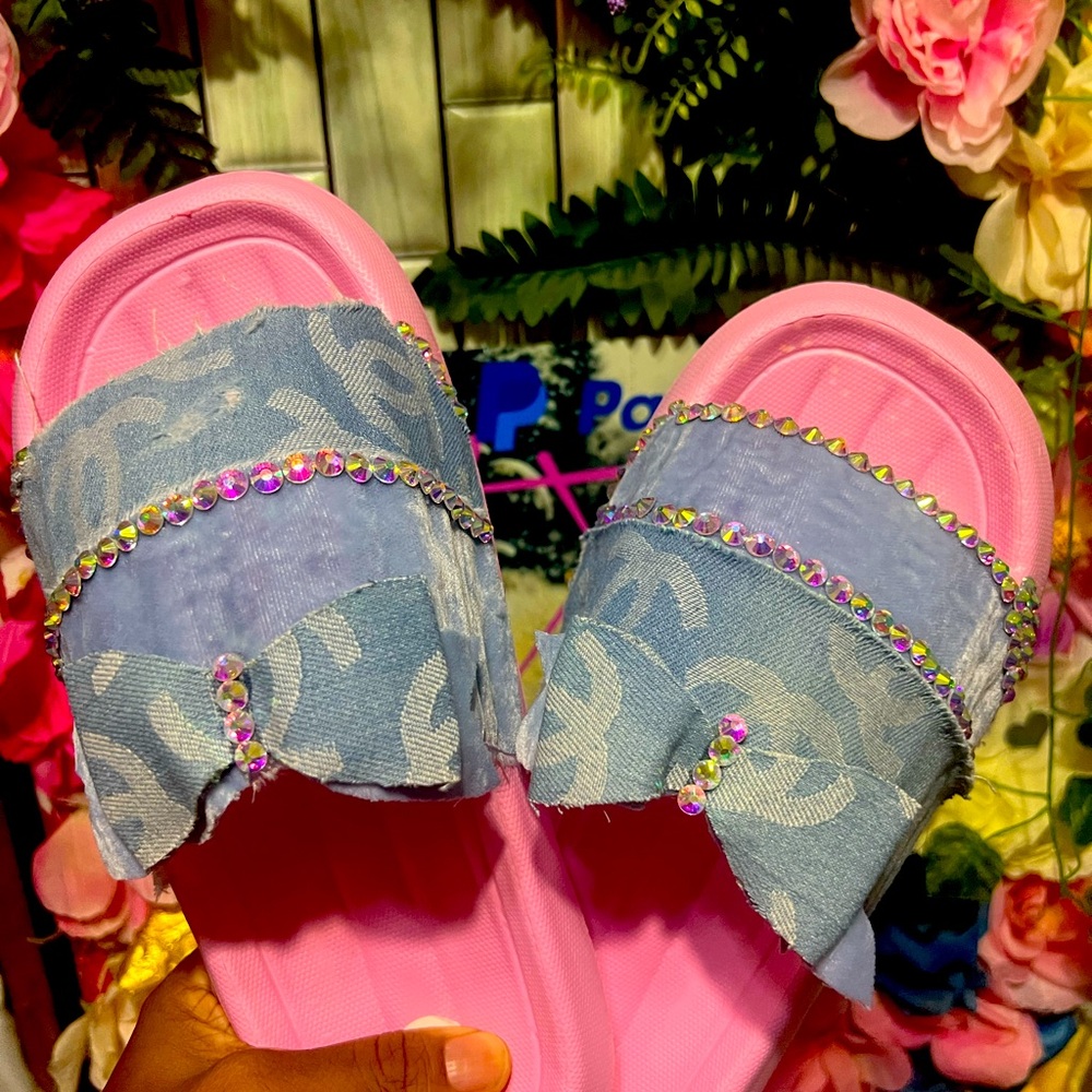 Size 8/9 hand crafted designed slides